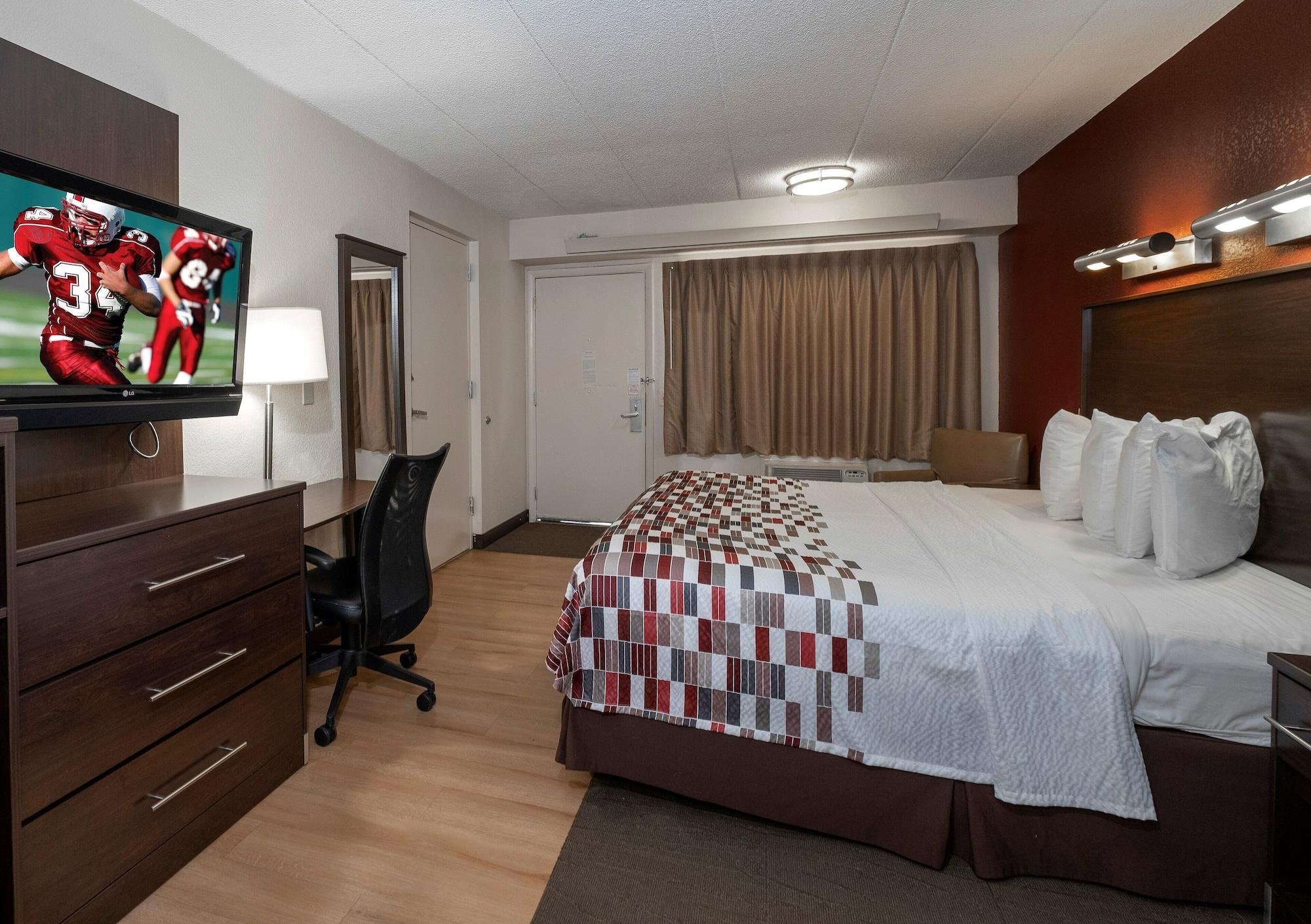 Red Roof Inn Cincinnati East - Beechmont Cherry Grove Exterior photo