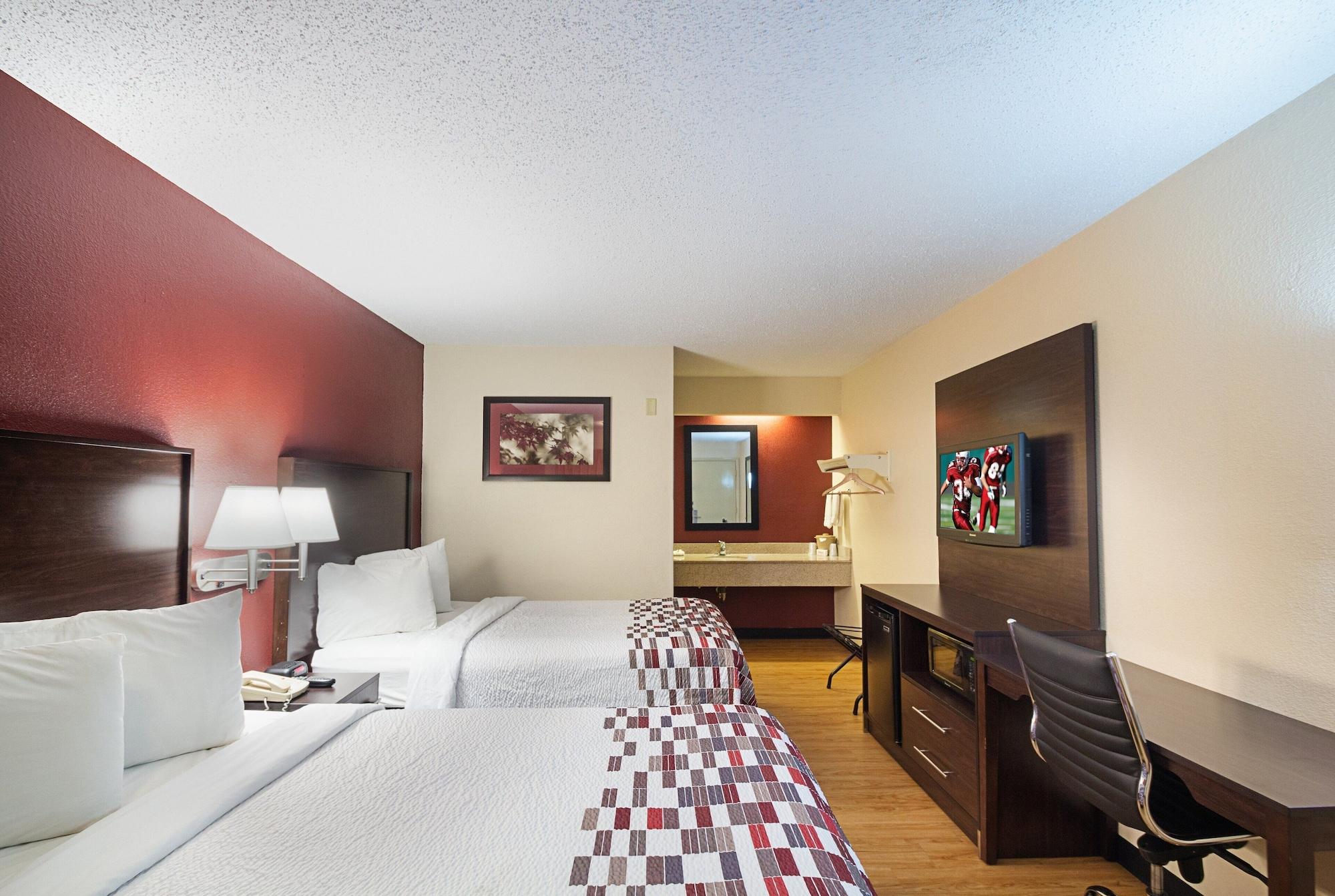 Red Roof Inn Cincinnati East - Beechmont Cherry Grove Exterior photo