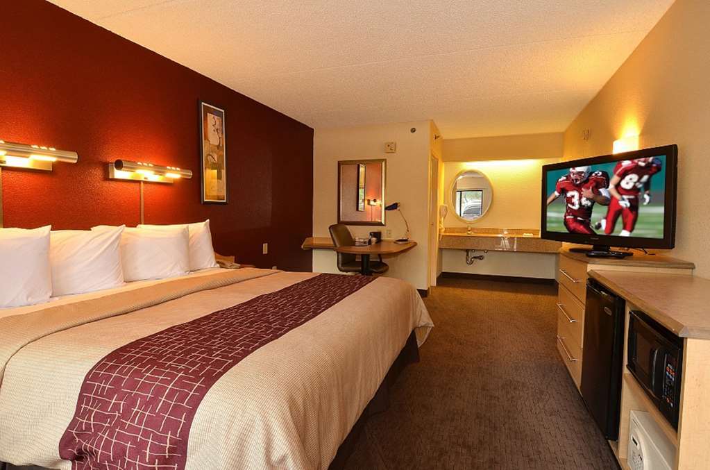 Red Roof Inn Cincinnati East - Beechmont Cherry Grove Room photo