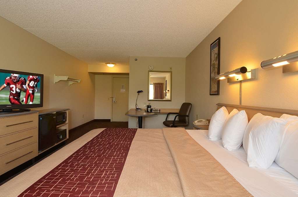 Red Roof Inn Cincinnati East - Beechmont Cherry Grove Room photo
